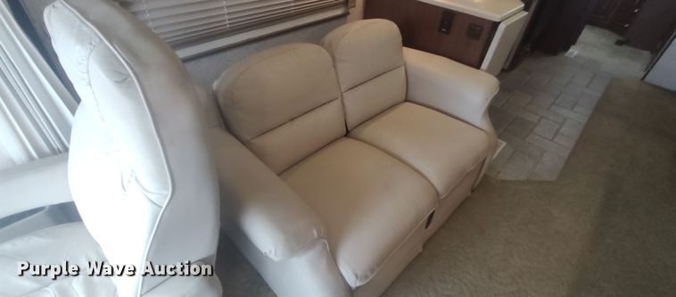 image for item LK9300 2003 Winnebago Journey DL  RV