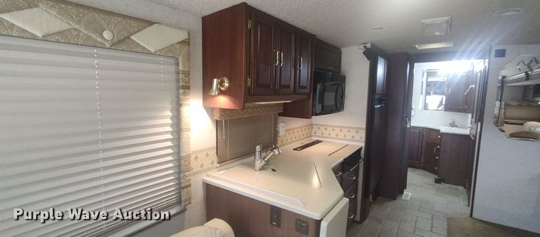 image for item LK9300 2003 Winnebago Journey DL  RV