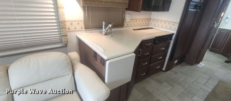 image for item LK9300 2003 Winnebago Journey DL  RV