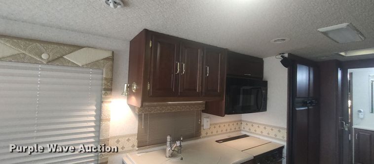 image for item LK9300 2003 Winnebago Journey DL  RV