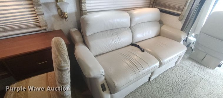 image for item LK9300 2003 Winnebago Journey DL  RV