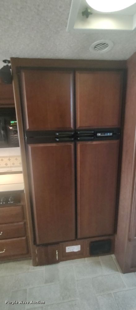 image for item LK9300 2003 Winnebago Journey DL  RV