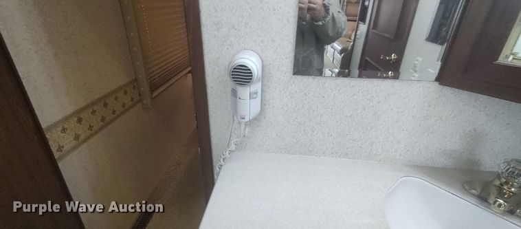 image for item LK9300 2003 Winnebago Journey DL  RV