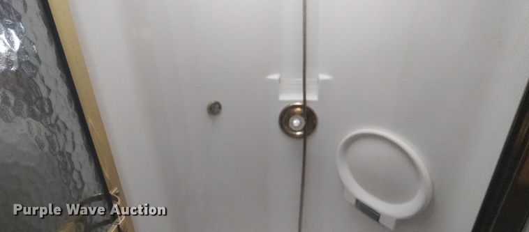 image for item LK9300 2003 Winnebago Journey DL  RV