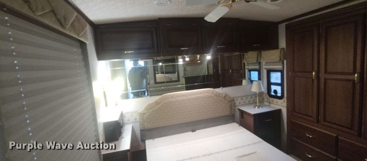 image for item LK9300 2003 Winnebago Journey DL  RV