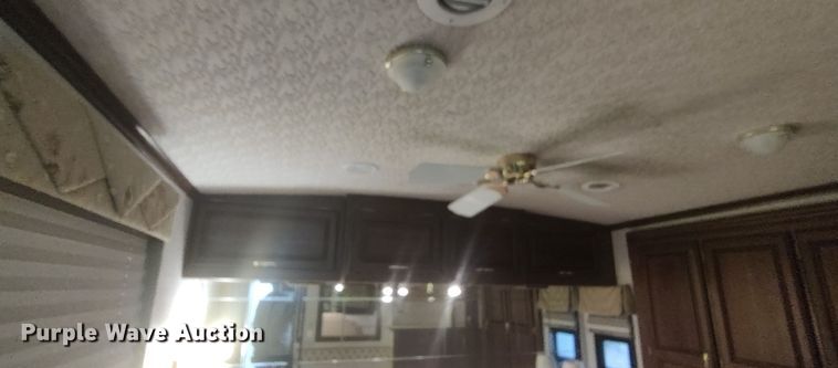 image for item LK9300 2003 Winnebago Journey DL  RV