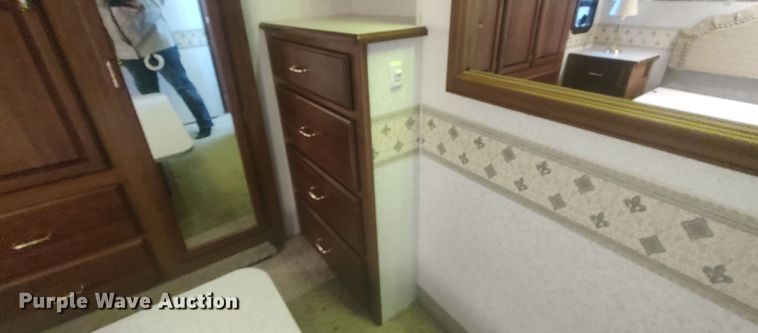 image for item LK9300 2003 Winnebago Journey DL  RV