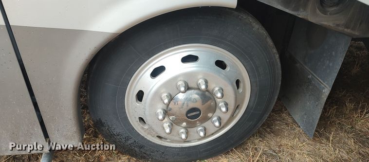 image for item LK9300 2003 Winnebago Journey DL  RV