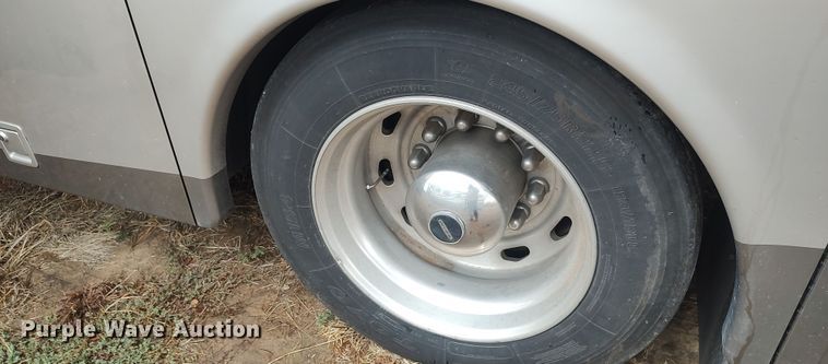 image for item LK9300 2003 Winnebago Journey DL  RV