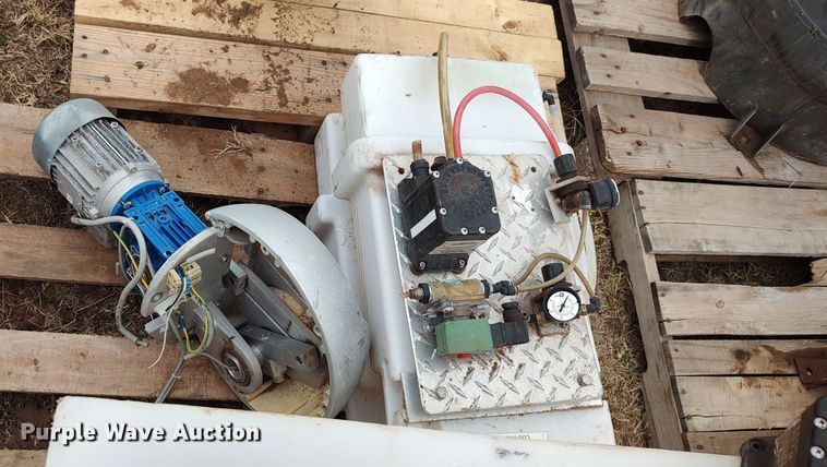 image for item LK9310 Car wash materials