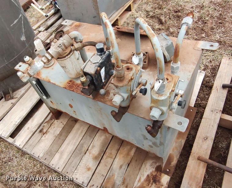 image for item LK9312 (2) hydraulic power units