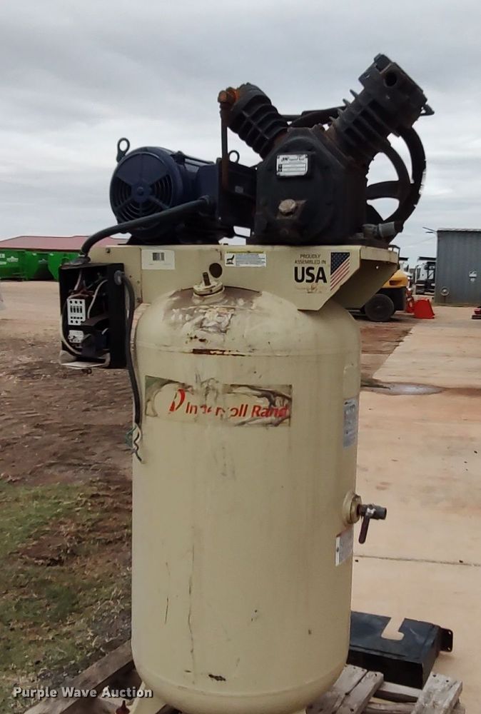 image for item LK9313 Ingersoll Rand 2475N7.5TSC  air compressor