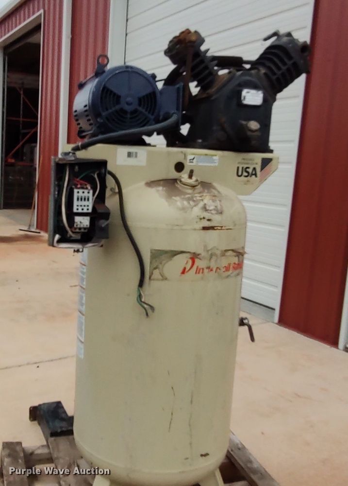 image for item LK9313 Ingersoll Rand 2475N7.5TSC  air compressor