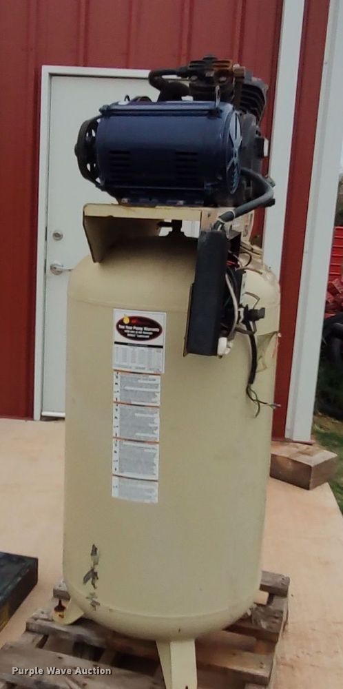 image for item LK9313 Ingersoll Rand 2475N7.5TSC  air compressor