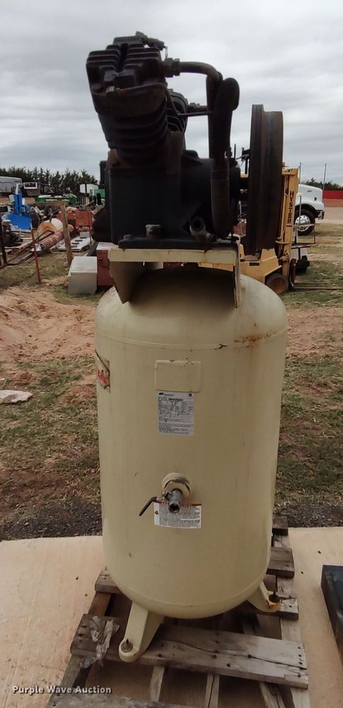 image for item LK9313 Ingersoll Rand 2475N7.5TSC  air compressor