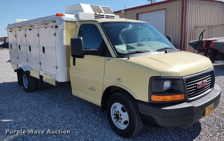 image for item LK9949 2014 GMC Savana G4500  refrigerated delivery van