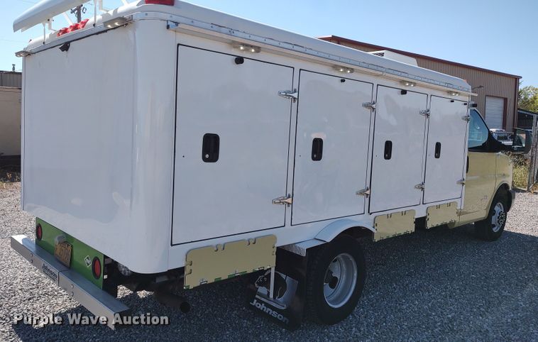 image for item LK9949 2014 GMC Savana G4500  refrigerated delivery van