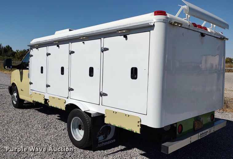 image for item LK9949 2014 GMC Savana G4500  refrigerated delivery van