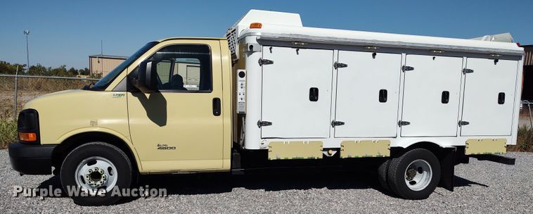 image for item LK9949 2014 GMC Savana G4500  refrigerated delivery van