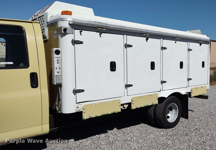 image for item LK9949 2014 GMC Savana G4500  refrigerated delivery van