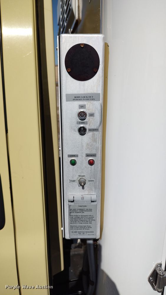 image for item LK9949 2014 GMC Savana G4500  refrigerated delivery van