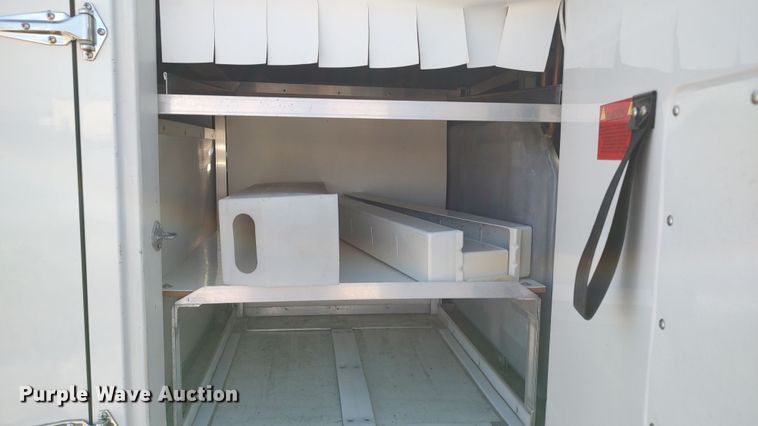 image for item LK9949 2014 GMC Savana G4500  refrigerated delivery van