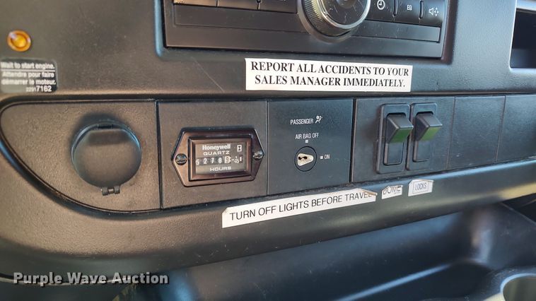 image for item LK9949 2014 GMC Savana G4500  refrigerated delivery van