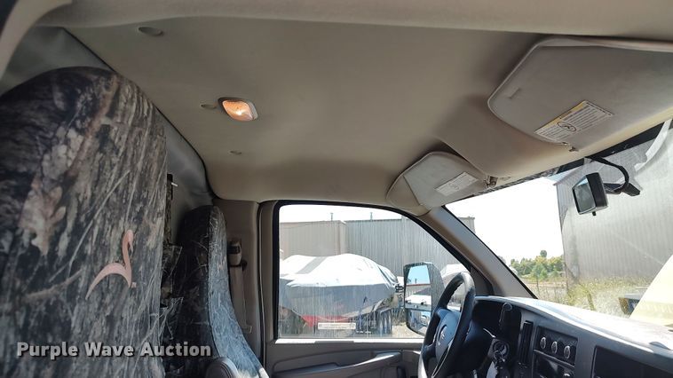 image for item LK9949 2014 GMC Savana G4500  refrigerated delivery van