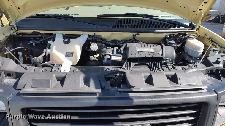 image for item LK9949 2014 GMC Savana G4500  refrigerated delivery van