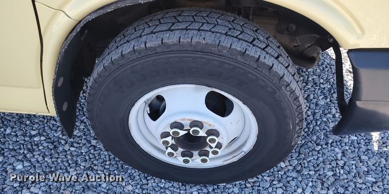 image for item LK9949 2014 GMC Savana G4500  refrigerated delivery van