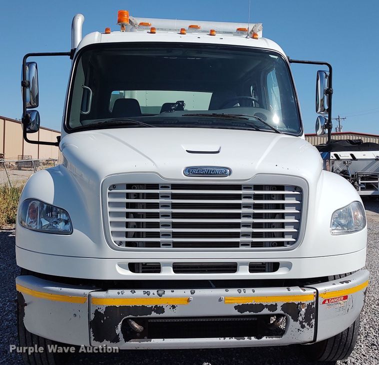 image for item LK9950 2010 Freightliner Business Class M2  Crew Cab utility / service truck