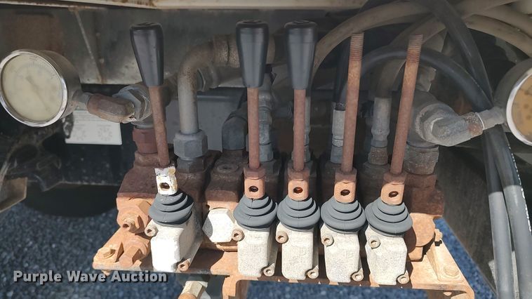 image for item LK9950 2010 Freightliner Business Class M2  Crew Cab utility / service truck