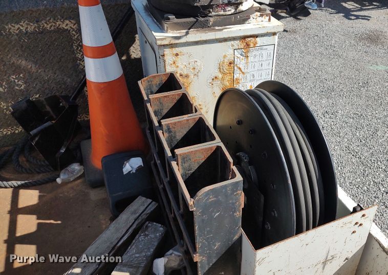 image for item LK9950 2010 Freightliner Business Class M2  Crew Cab utility / service truck