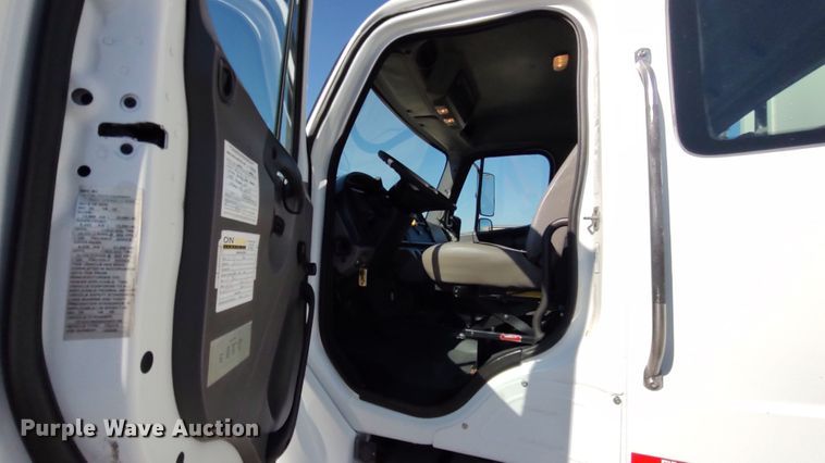 image for item LK9950 2010 Freightliner Business Class M2  Crew Cab utility / service truck