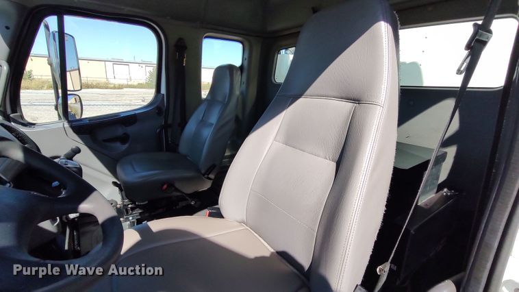 image for item LK9950 2010 Freightliner Business Class M2  Crew Cab utility / service truck