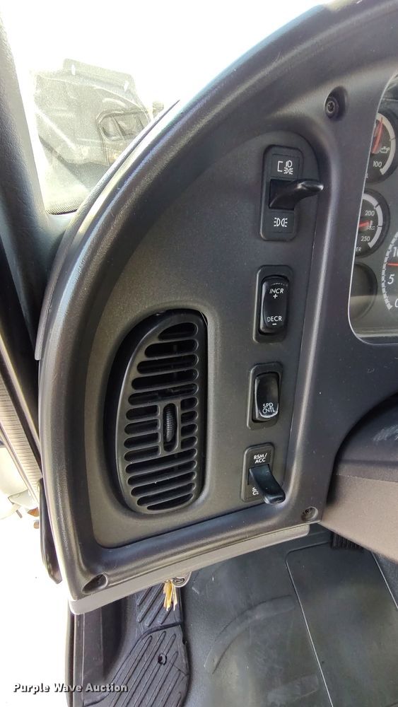 image for item LK9950 2010 Freightliner Business Class M2  Crew Cab utility / service truck