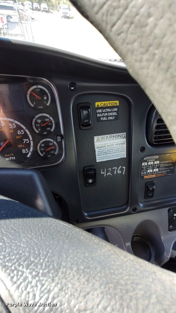 image for item LK9950 2010 Freightliner Business Class M2  Crew Cab utility / service truck