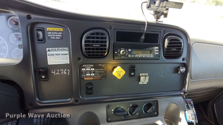 image for item LK9950 2010 Freightliner Business Class M2  Crew Cab utility / service truck