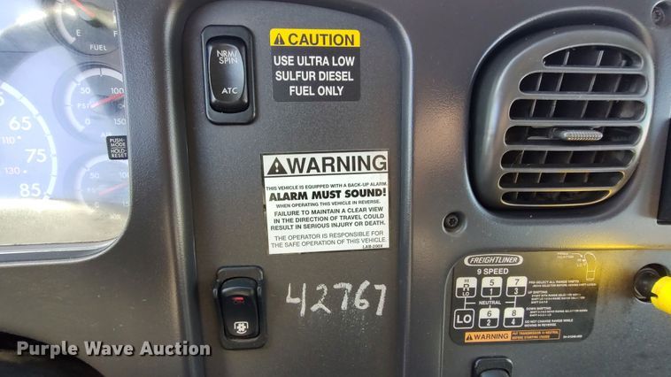 image for item LK9950 2010 Freightliner Business Class M2  Crew Cab utility / service truck