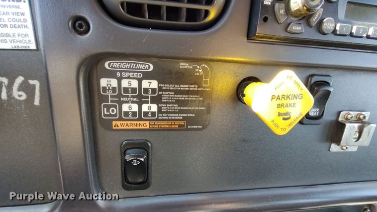 image for item LK9950 2010 Freightliner Business Class M2  Crew Cab utility / service truck