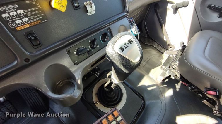 image for item LK9950 2010 Freightliner Business Class M2  Crew Cab utility / service truck