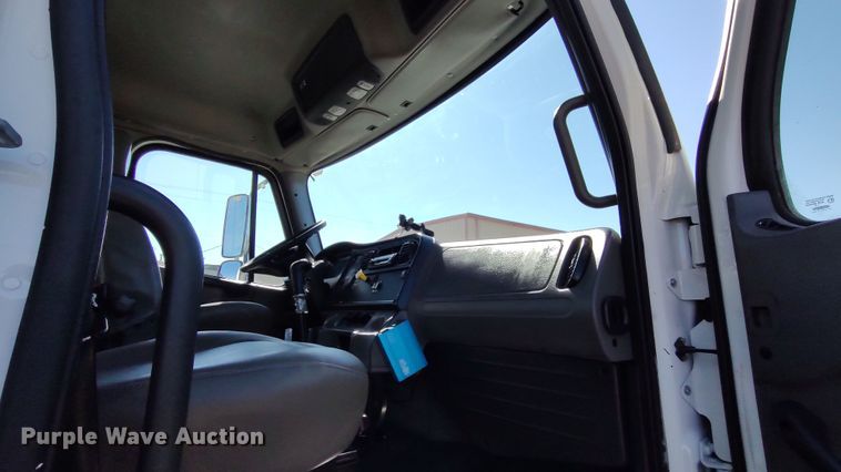 image for item LK9950 2010 Freightliner Business Class M2  Crew Cab utility / service truck