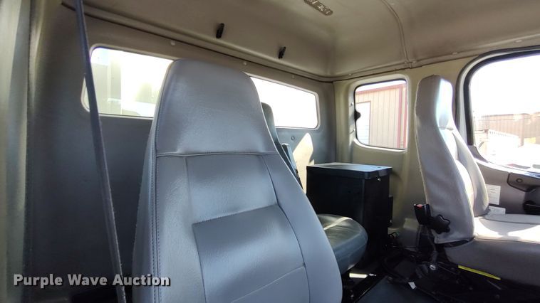 image for item LK9950 2010 Freightliner Business Class M2  Crew Cab utility / service truck