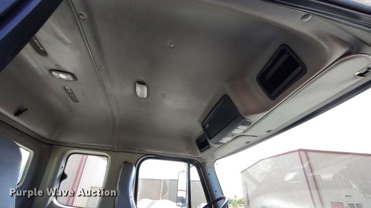 image for item LK9950 2010 Freightliner Business Class M2  Crew Cab utility / service truck