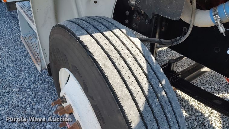 image for item LK9950 2010 Freightliner Business Class M2  Crew Cab utility / service truck