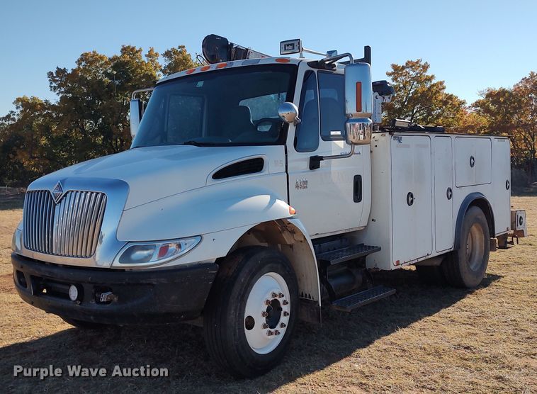 image for item LK9961 2007 International 4200  utility / service truck