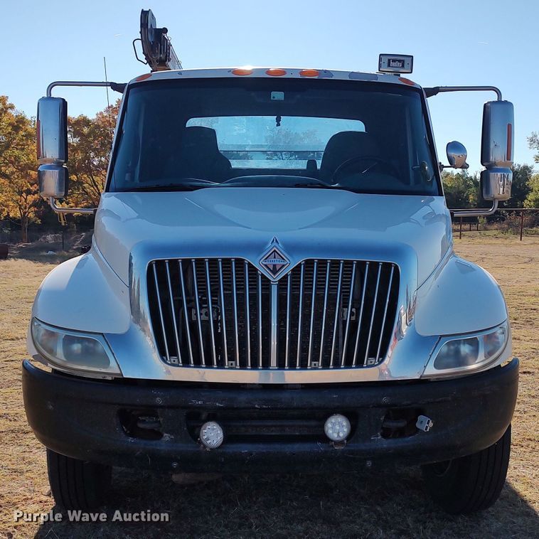 image for item LK9961 2007 International 4200  utility / service truck