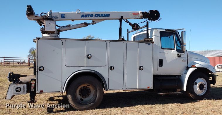 image for item LK9961 2007 International 4200  utility / service truck