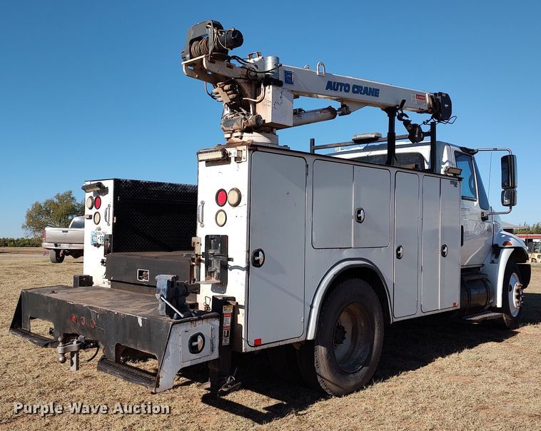 image for item LK9961 2007 International 4200  utility / service truck