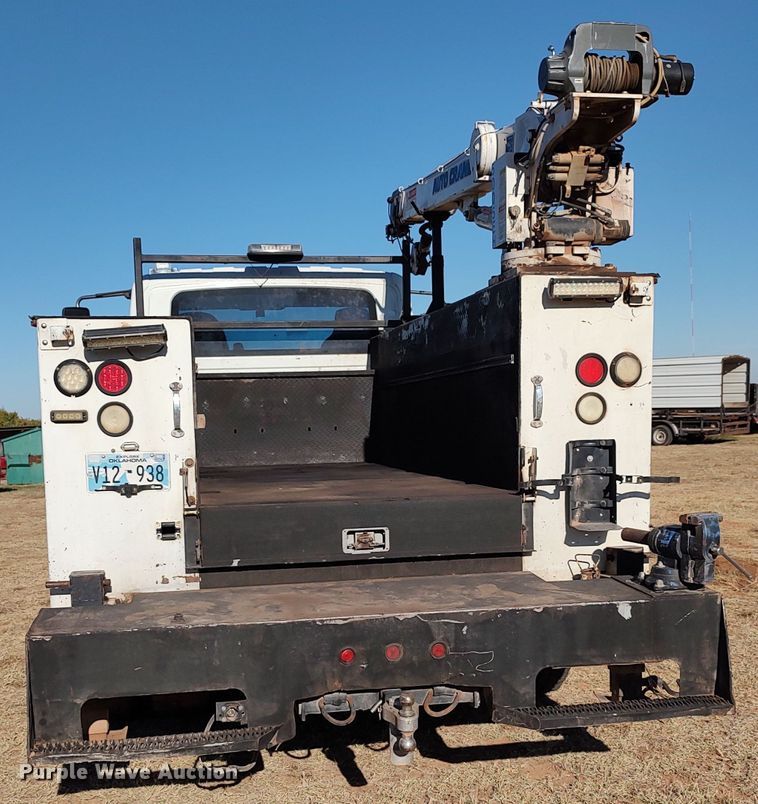 image for item LK9961 2007 International 4200  utility / service truck